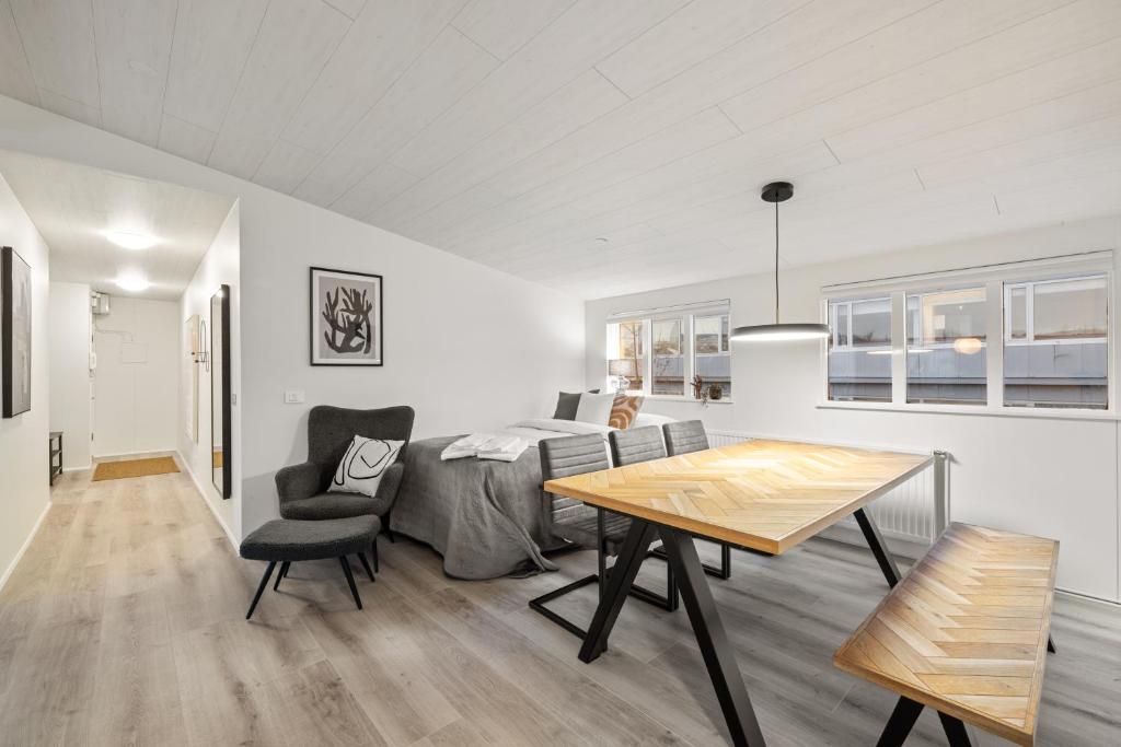 Venture Vacations - Best Possible Location-Laugavegur Luxury Loft photo 1