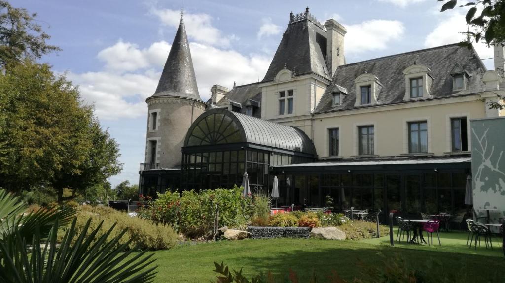 Hotel Château de la Barbinière photo 2
