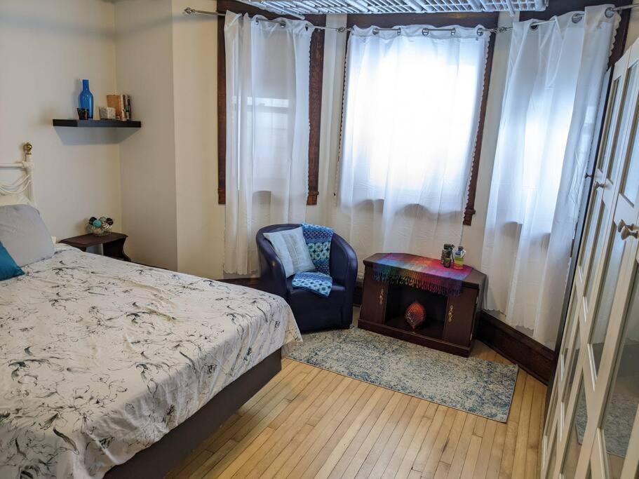 2 Bedroom Family & Pet Friendly Character Building photo 1