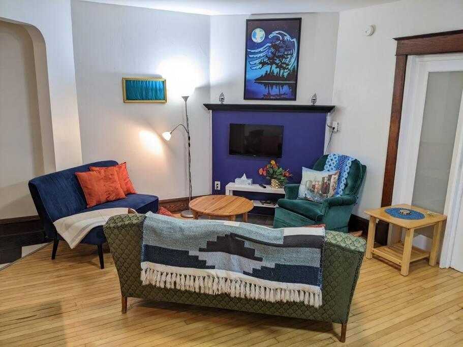 2 Bedroom Family & Pet Friendly Character Building photo 2