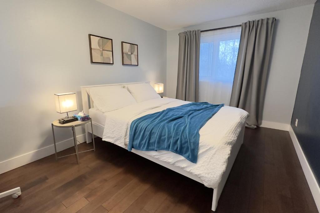 Stylish Home in Prime Location North of Toronto photo 3