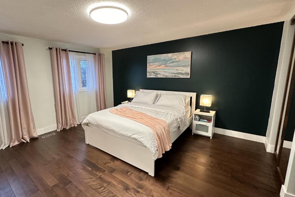 Stylish Home in Prime Location North of Toronto photo 2