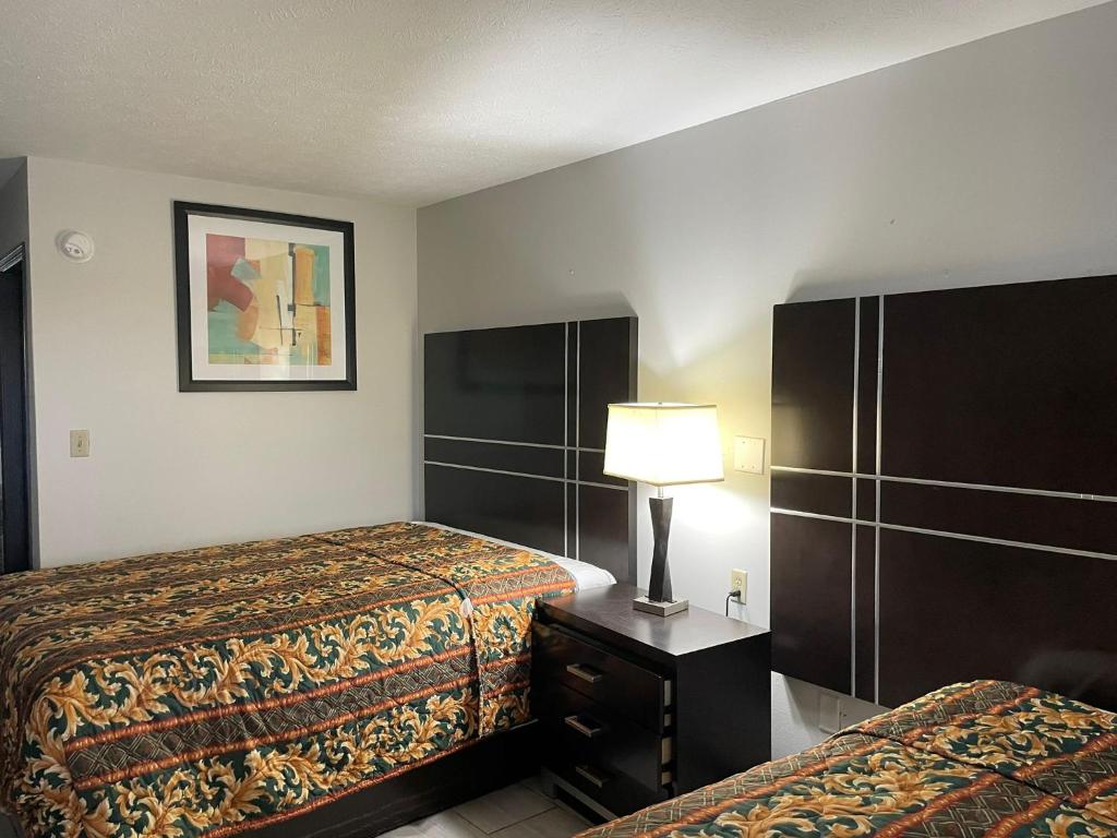 Deerfield Inn image
