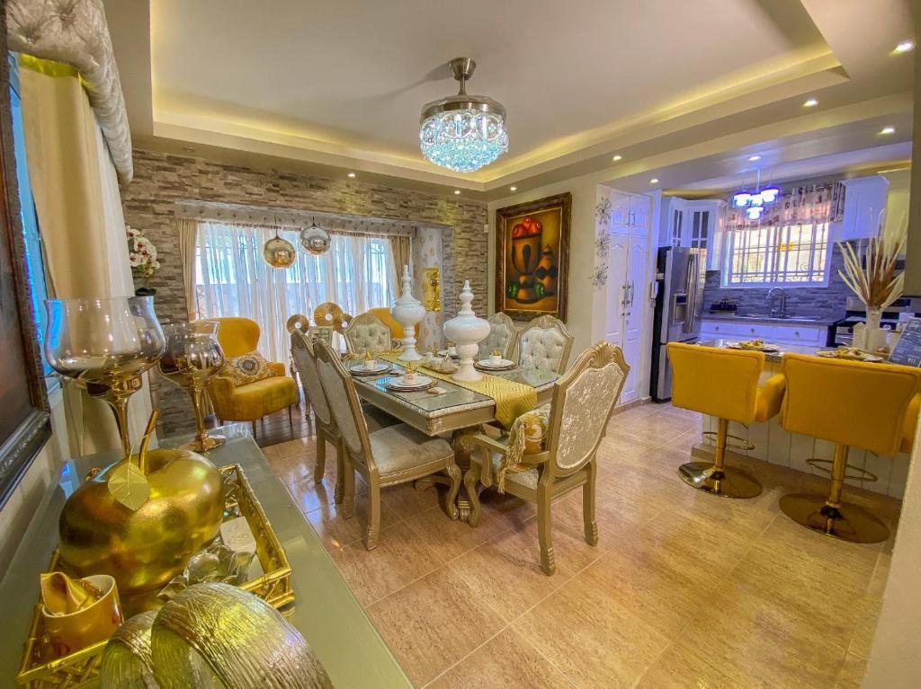 santiago luxury house photo 2