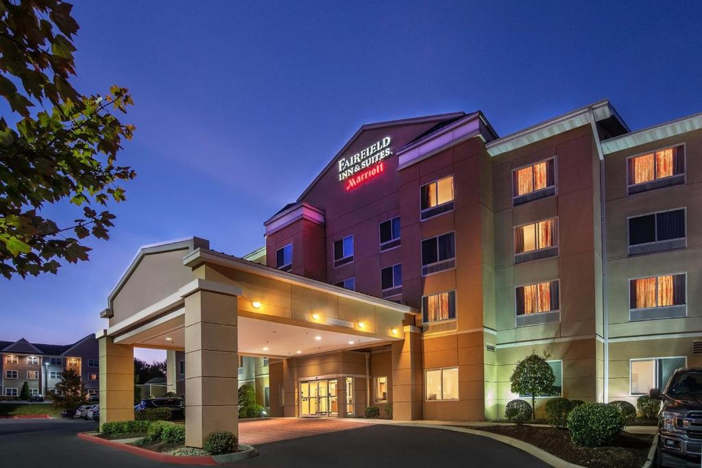 Fairfield Inn and Suites by Marriott Harrisonburg photo 1