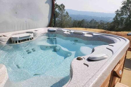 Yosemite Elements Sleeps 12 Pet Friendly Views photo 1