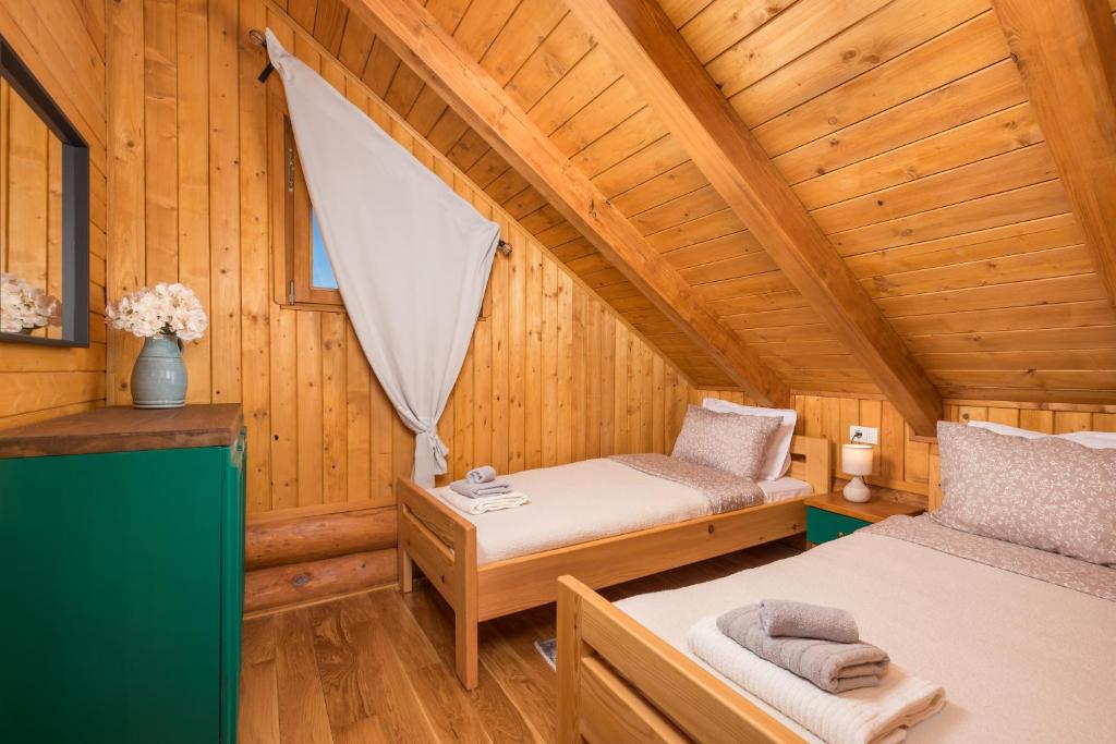 Log home Mountain Mama photo 3