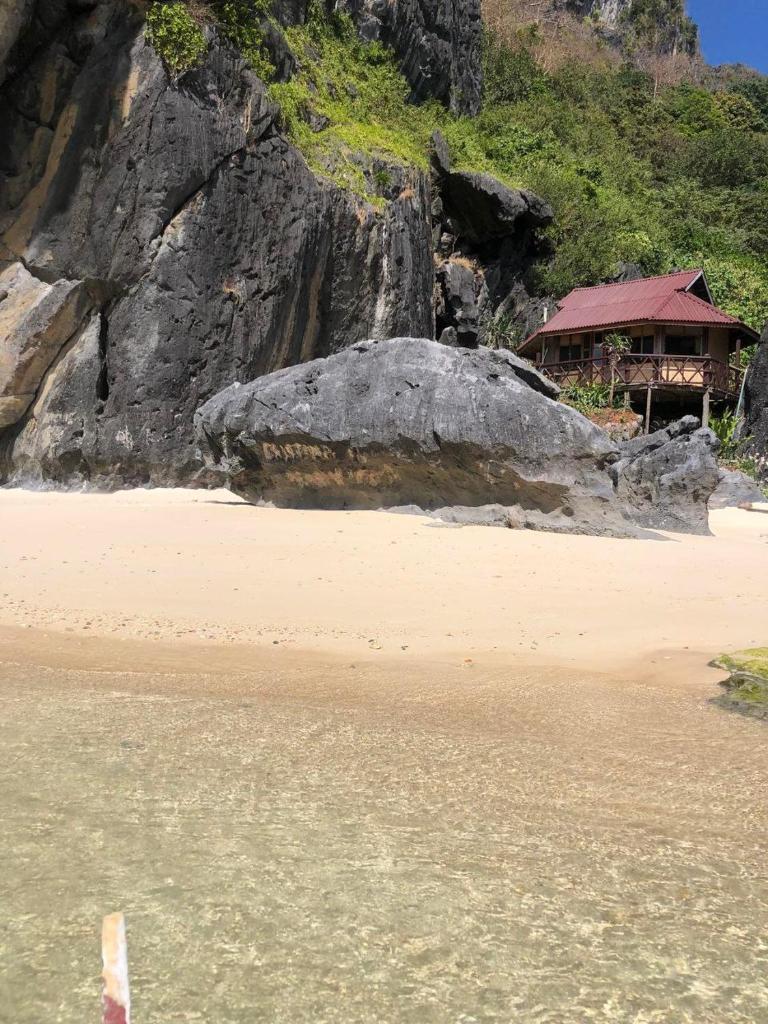Just Inn2 beachfront