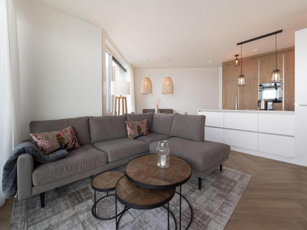 Spacious waterfront apartment photo 2