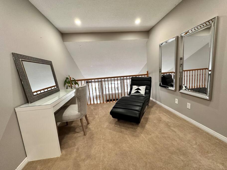 B’s King Suite photo 3