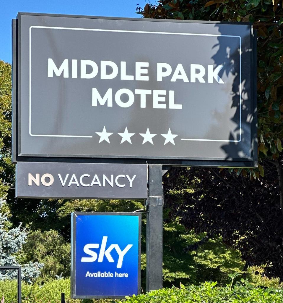 Middle Park Motel photo 1