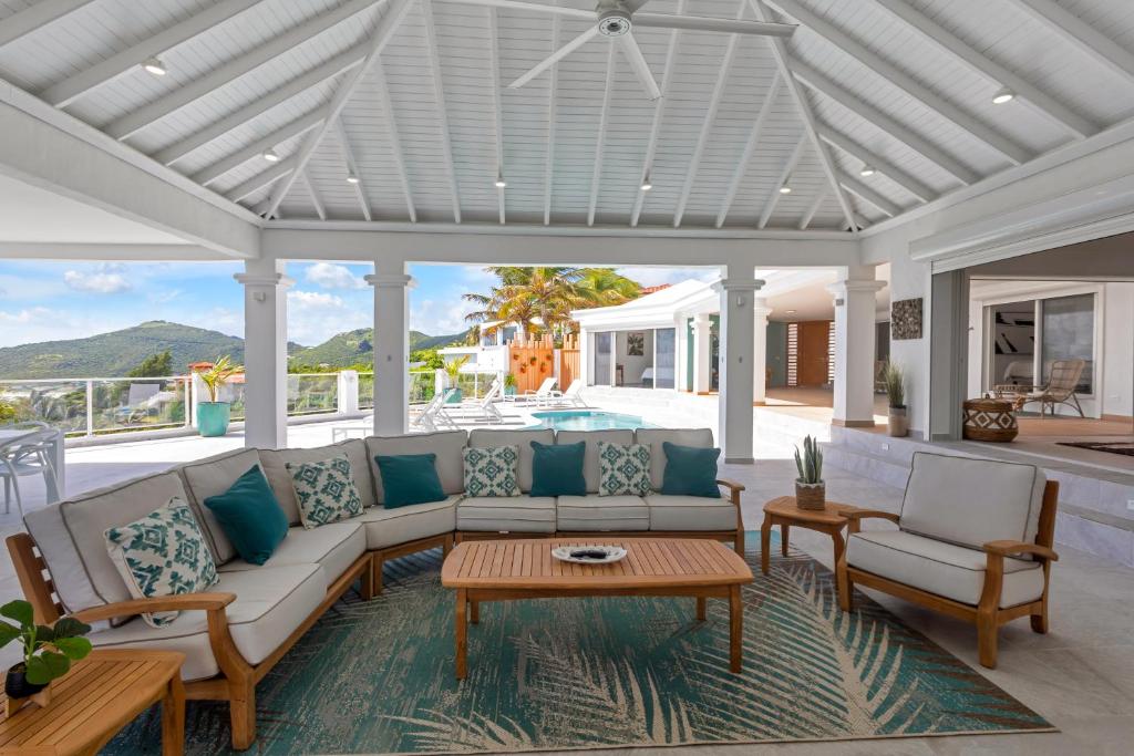 Oceanview Luxury Villa Escape photo 4