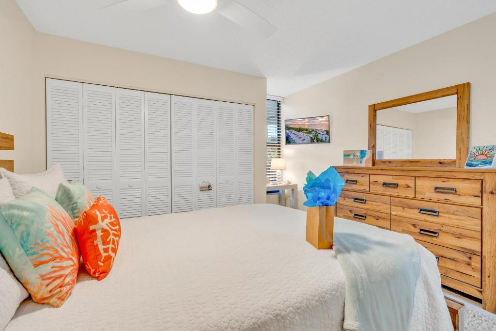 2BR in Key largo w pool and sunset views photo 1