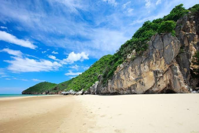 ห้องพักบ้านริมหาด ปากน้ำปราณ photo 1