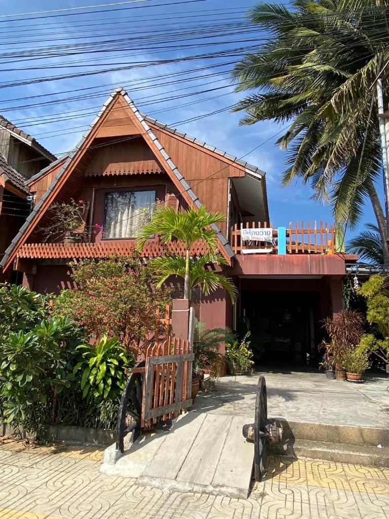 ห้องพักบ้านริมหาด ปากน้ำปราณ photo 2