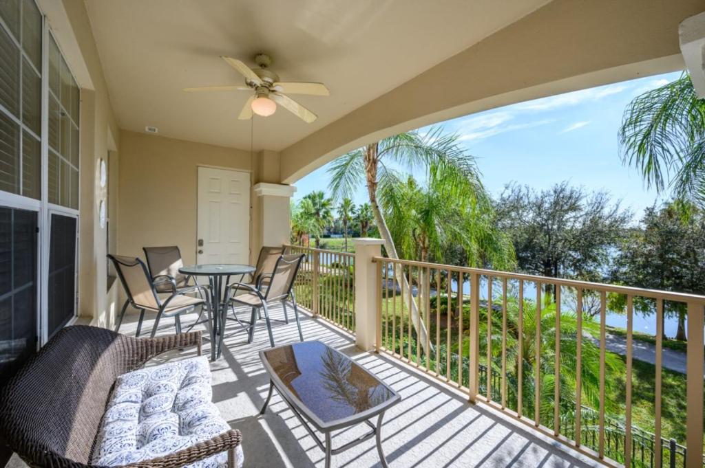 3 Bedroom Premium Lakeview Condo-1012 image