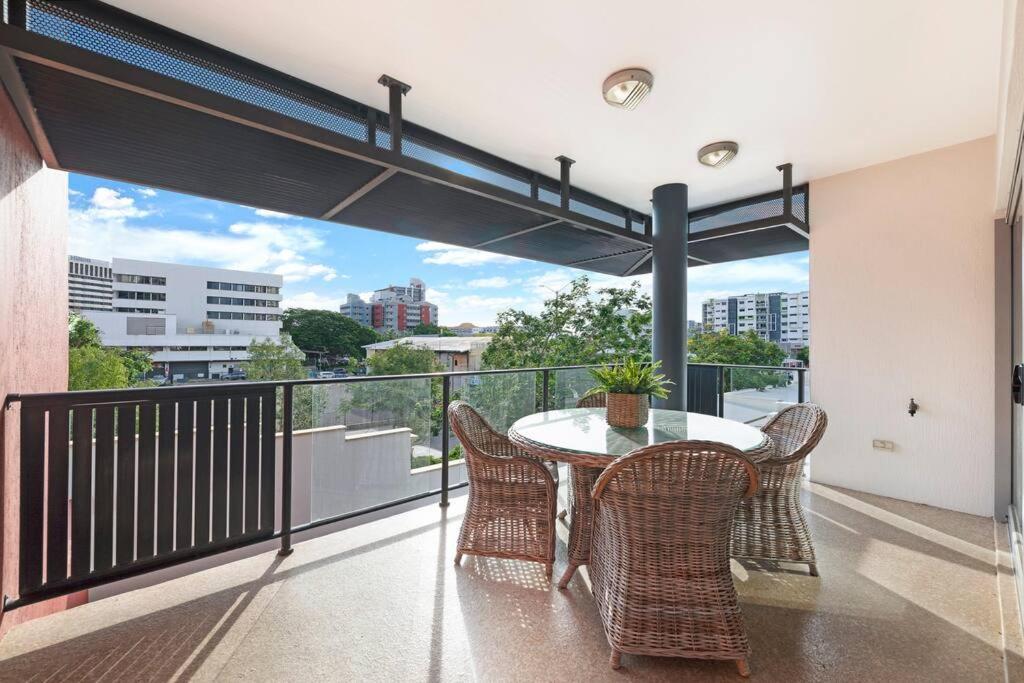 Artistic City Escape with Balcony and Parking photo 4