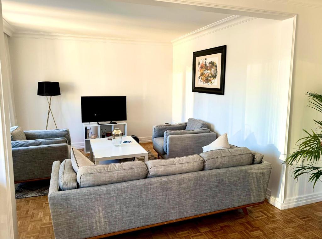 Le BERGSON - Appartement 80m2, entièrement rénovée et équipée, cosy, très lumineux, WIFI gratuit, balcon, quartier calme, vue imprenable photo 1