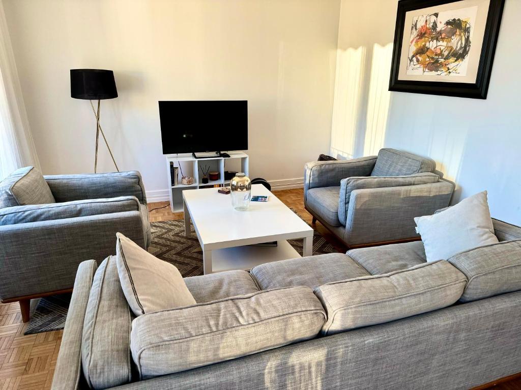 Le BERGSON - Appartement 80m2, entièrement rénovée et équipée, cosy, très lumineux, WIFI gratuit, balcon, quartier calme, vue imprenable photo 4