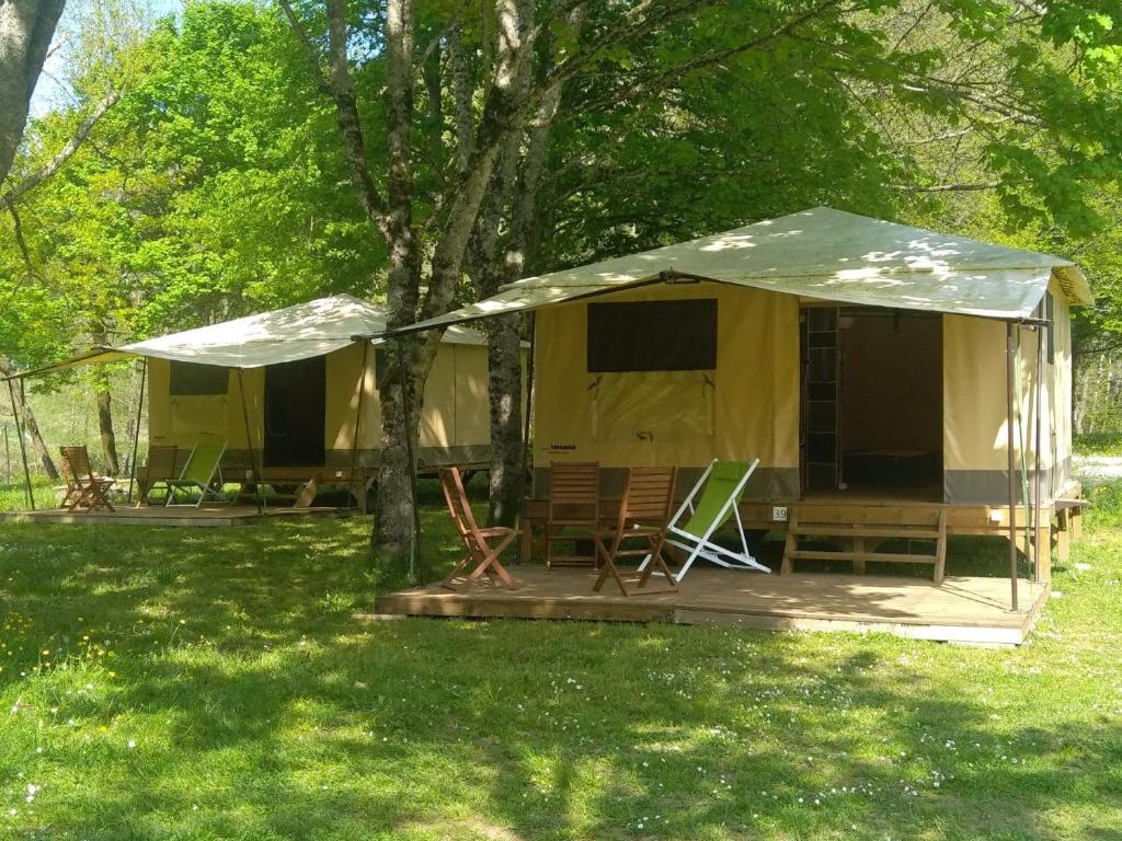 Tentes canadienne - Camping des trois rivières