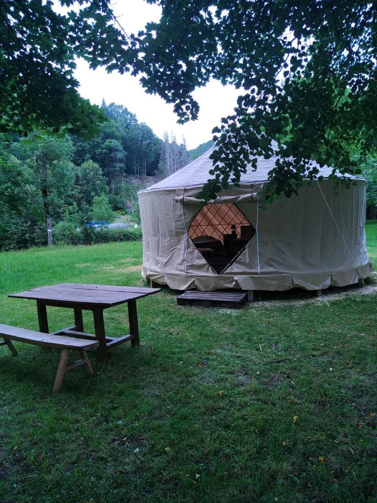 Tentes canadienne - Camping des trois rivières photo 2