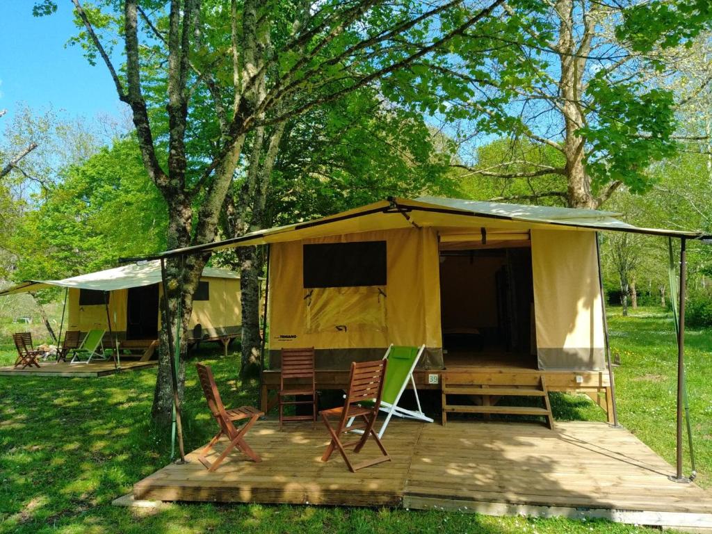 Tentes canadienne - Camping des trois rivières photo 3