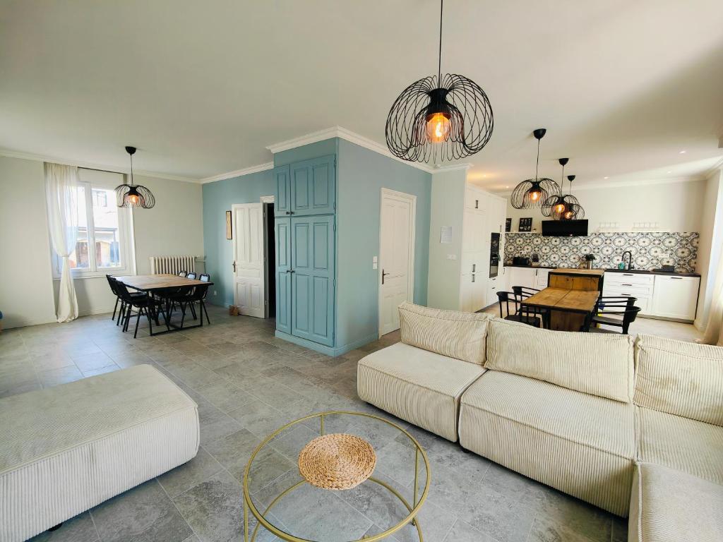 Chambres à louer - Maison spacieuse et centrale - Stationnement privé