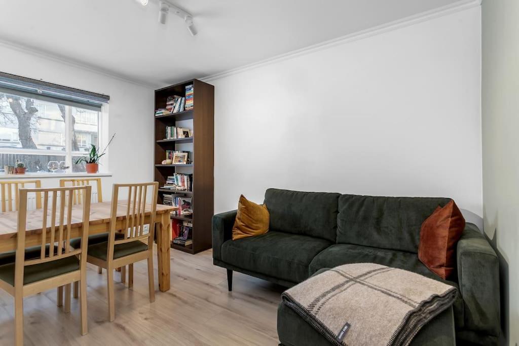Bright 1BR Apartment in Reykjavík