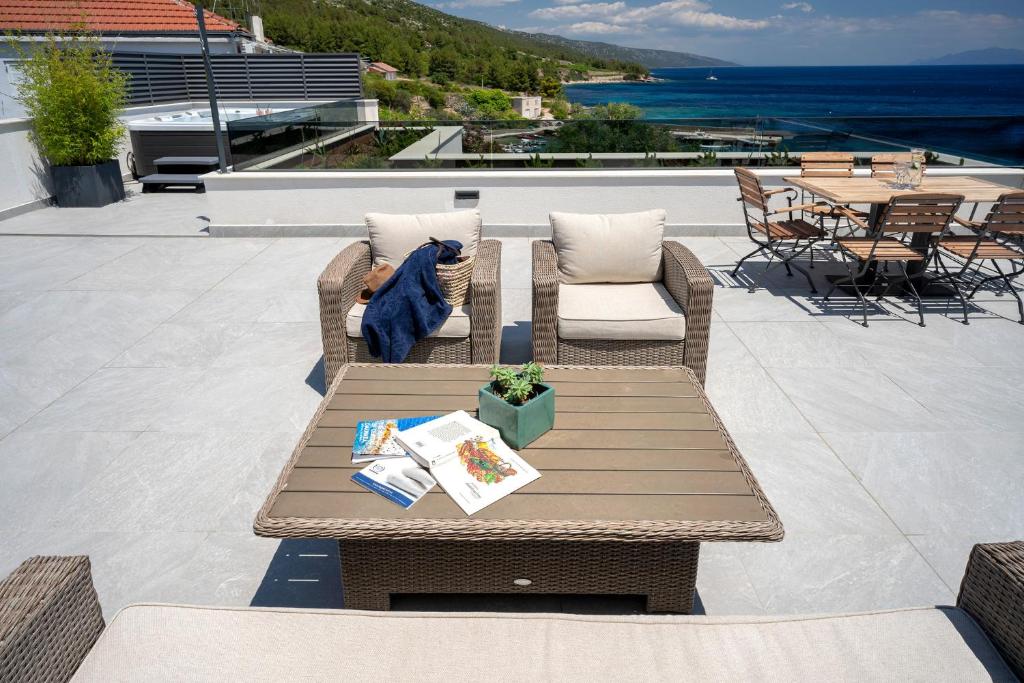 Exclusive Seafront Suite with jacuzzi photo 4