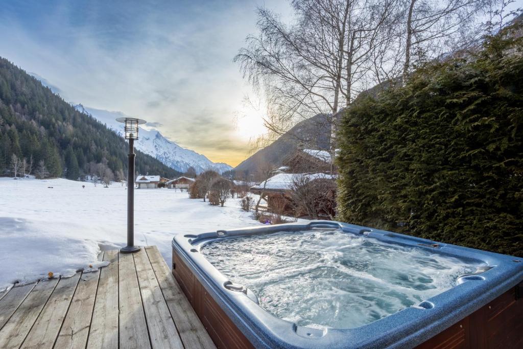 Chalet Melusine - Big Chalet w Spa, Huge Terrace, Views & Privacy! photo 4