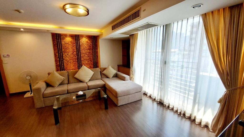 5B-2Bedrooms25bathdowntown Bangkok near BtsMrt