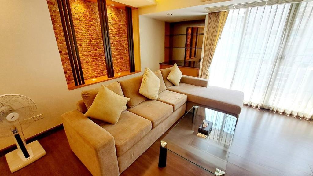 5B-2Bedrooms25bathdowntown Bangkok near BtsMrt photo 3