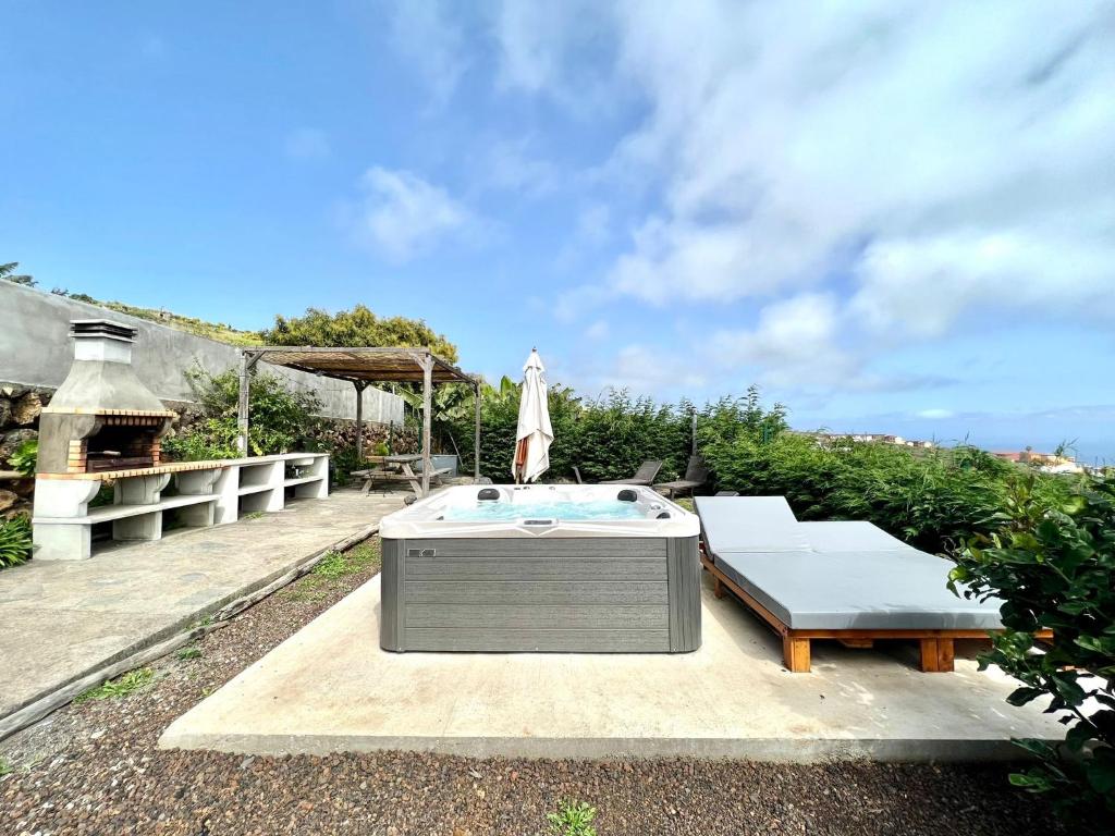 Nice house with Jacuzzi, Wifi and view of the Atlantic Ocean photo 1