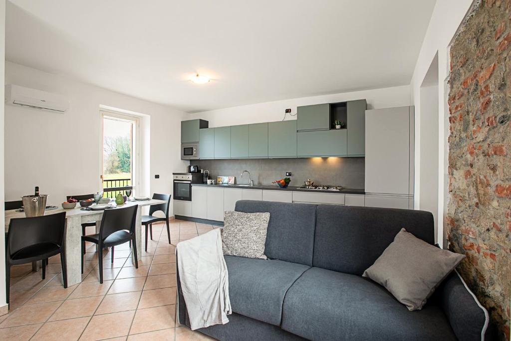 La Cascina di Elma Few Meters From Lake - Happy Rentals