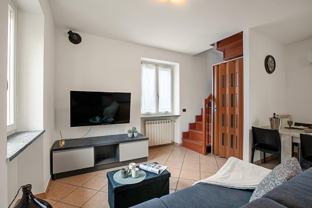 La Cascina di Elma Few Meters From Lake - Happy Rentals photo 4