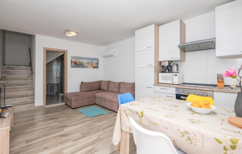 Nice Apartment In Rogotin With Wi-fi photo 3