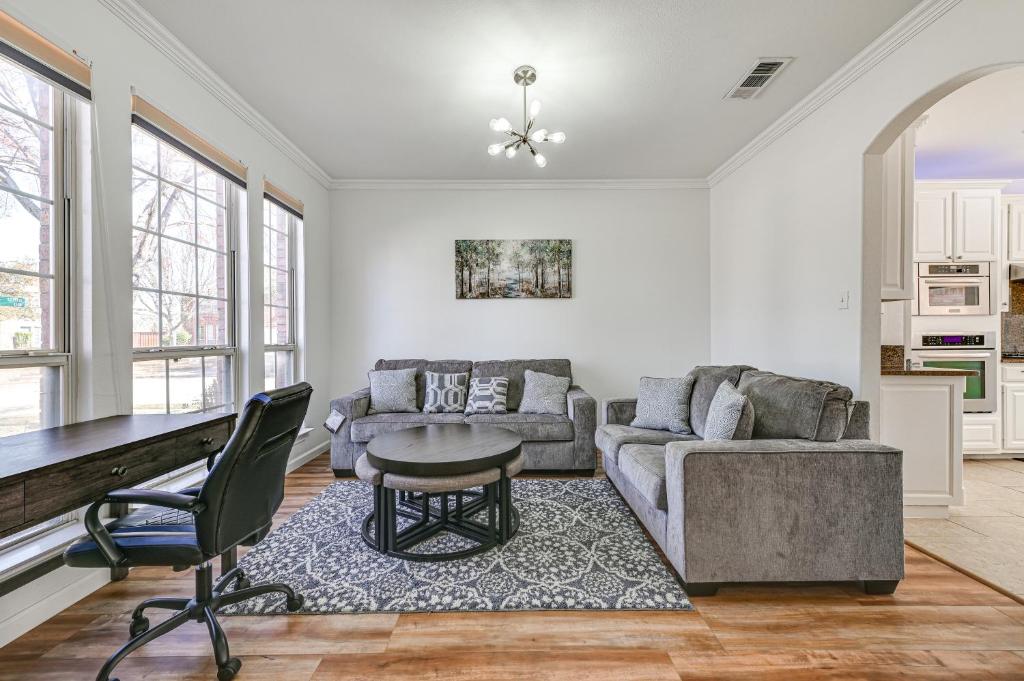 Family Frisco Home Near Dining and Entertainment! photo 4