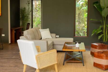 Private Modern Villa Near Resort District photo 4