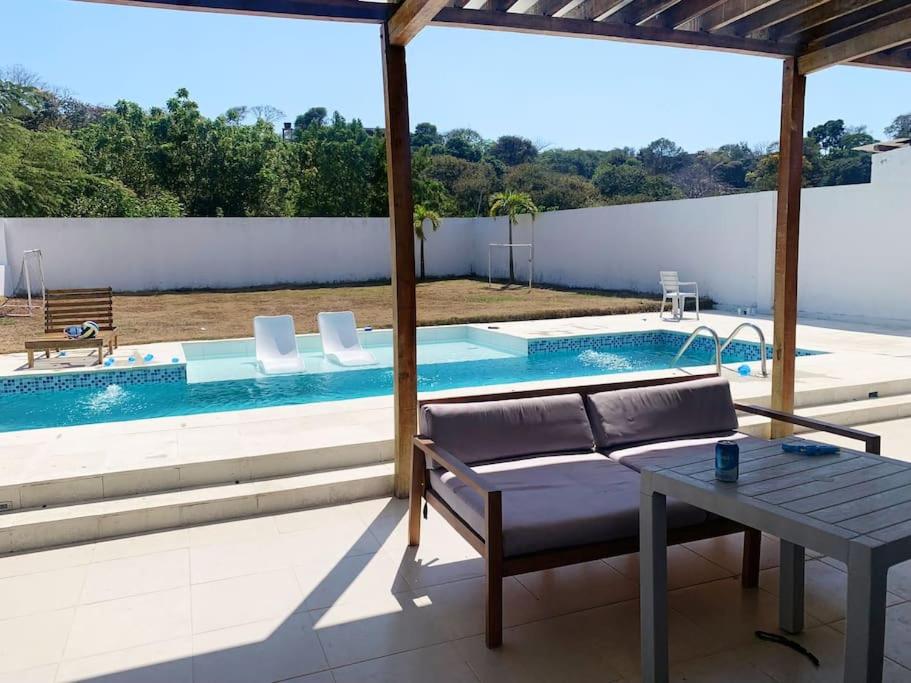 Espectacular casa en oferta con piscina privada y vista al mar photo 2