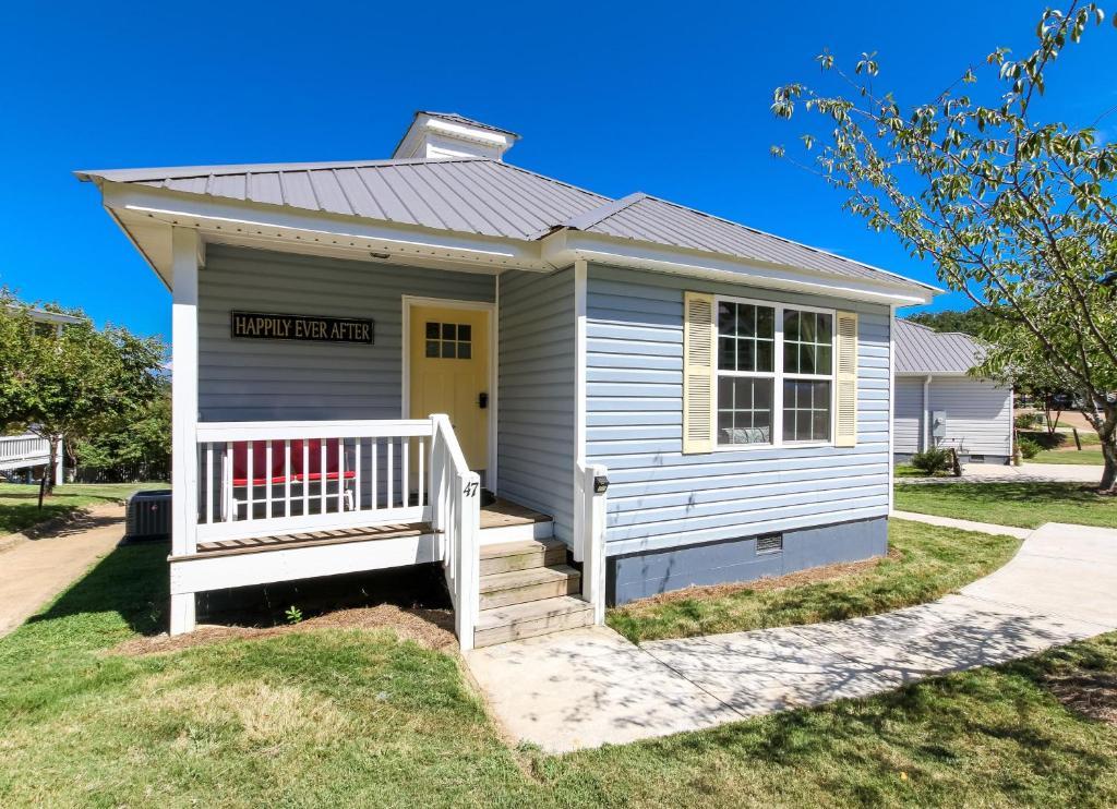 House # 47 Happily Ever After (No Pets) photo 2