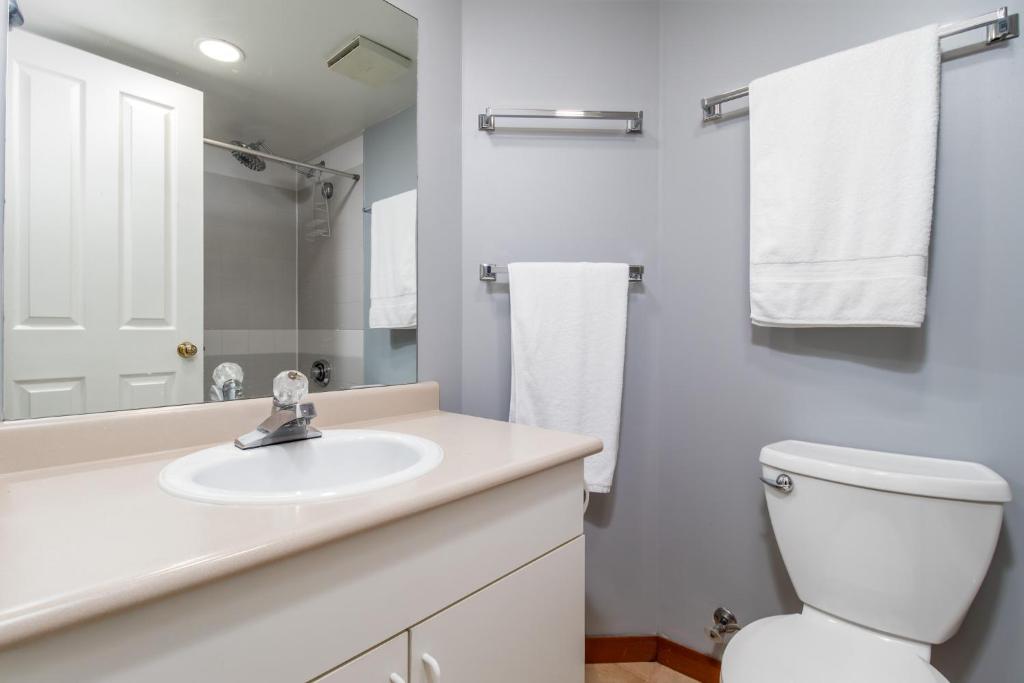 Creekside Slopeside 1BR with pool, hot tub, BBQ photo 2