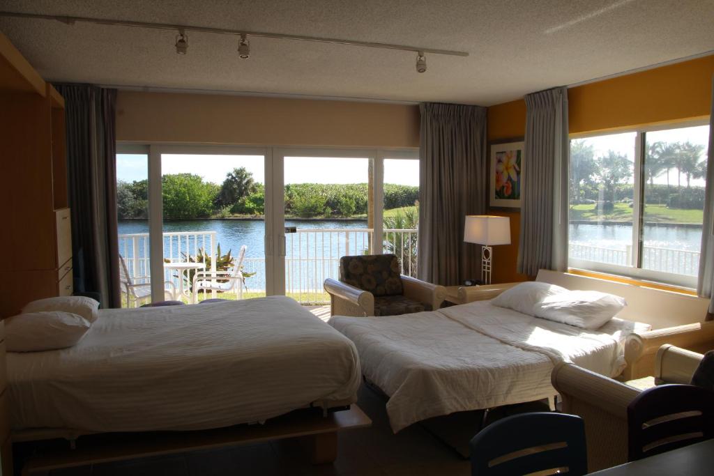 Canada House Beach Club Resort photo 1