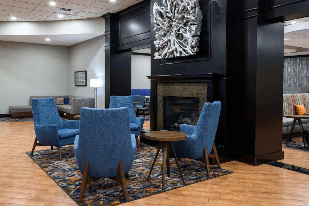 Hampton Inn Evansville Airport photo 4