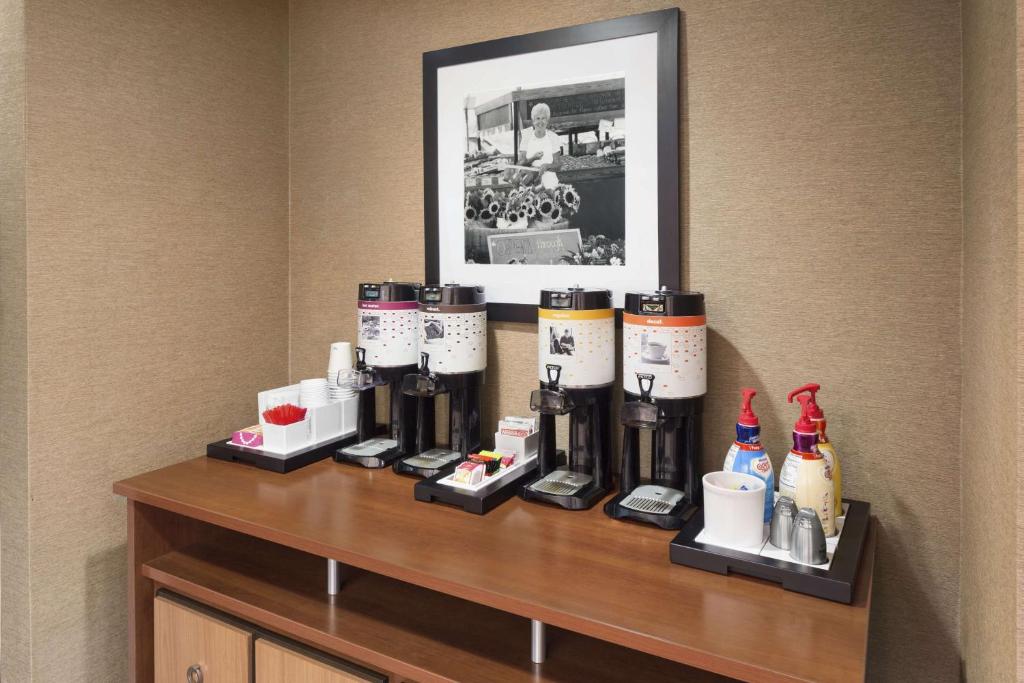 Hampton Inn Findlay photo 2