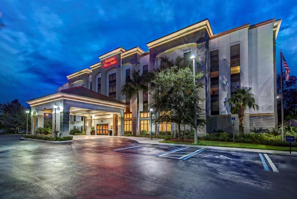 Hampton Inn & Suites Fort Myers-Estero/FGCU image