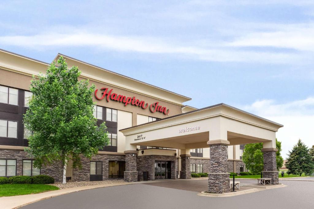 Hampton Inn Sioux Falls image