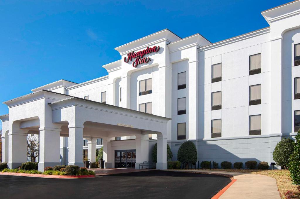 Hampton Inn Fayetteville image