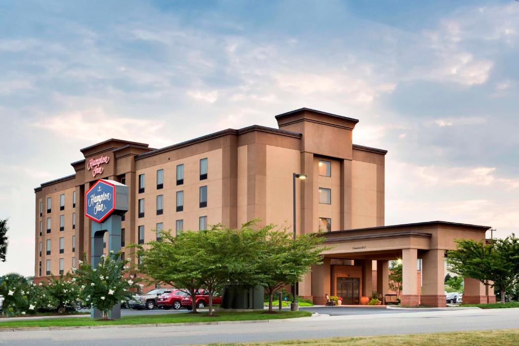 Hampton Inn Harrisonburg - South image