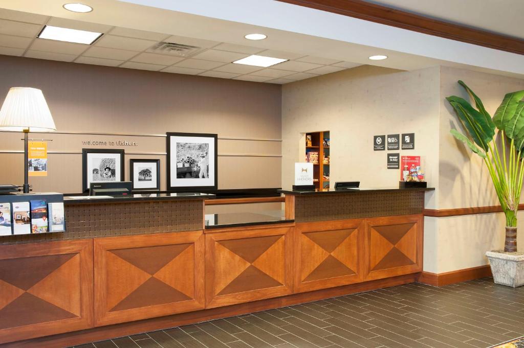 Hampton Inn and Suites Indianapolis-Fishers photo 2