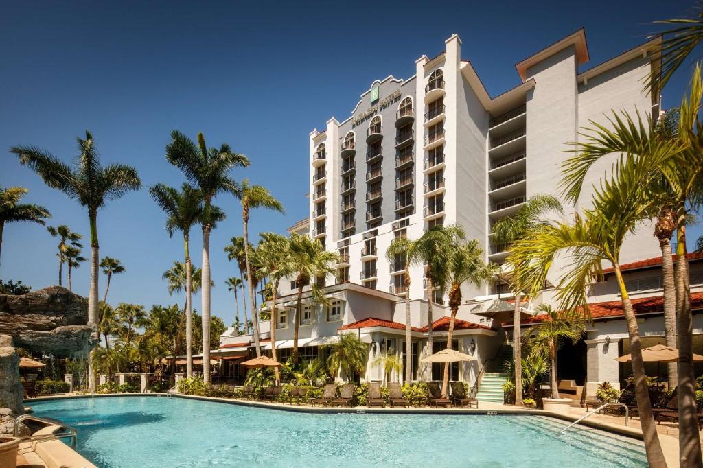 Embassy Suites by Hilton Fort Lauderdale 17th Street image